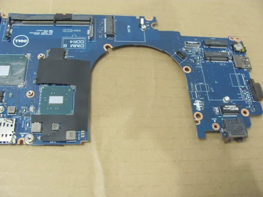 номер0178-27 материнська плата Mainboard Материнка Основна плата Системна плата Плата системи Laptop motherboard мамка ноутбучна плата SR32N i7-7820HQ CDP70 LA-E141P для Dell Latitude E5480 оригінал Продаж