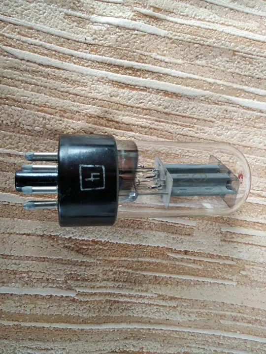 Купити Радиолампа  6Н8С.