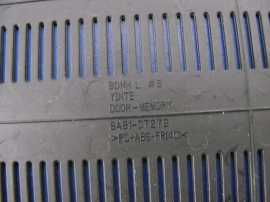 №225-19 сервісна кришка BA81-D727B BA81-07279A для SAMSUNG NP- R519 R517 оригінал З аукціону