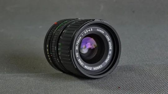 Купити объектив Canon FD Canon 35-70mm/3.5-4.5 MC Ф52мм на полный кадр 24x36mm