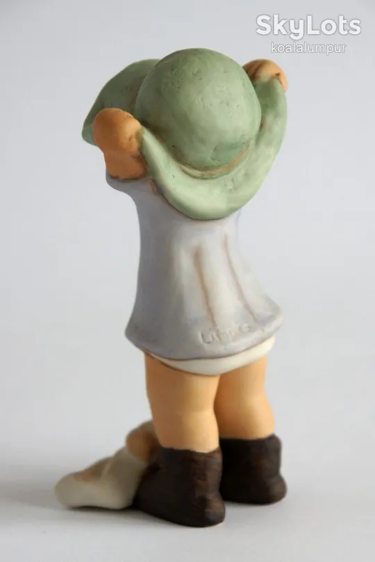 Статуетка Дівчинка з лялькою, Goebel, №775, 1992 р., Germany З аукціону