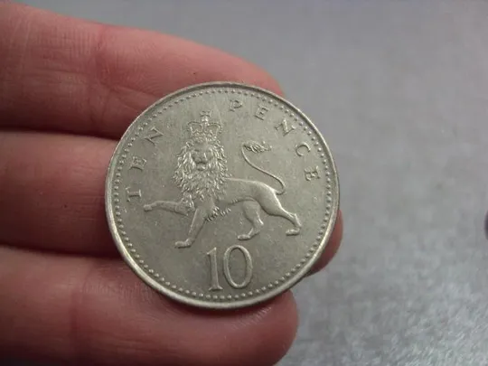 Купити монета великобритания 10 пенсов 2000 №9688