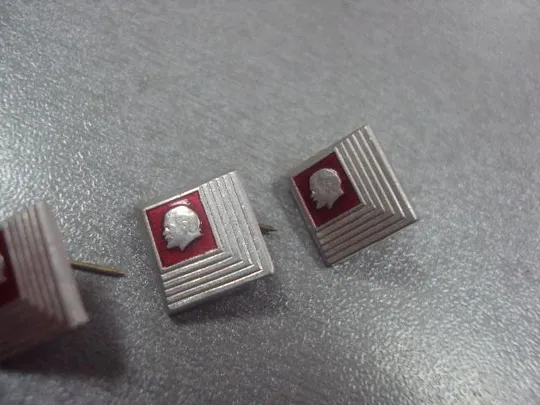 знак ленин квадрат маленький лот 3 шт №5406 Продаж