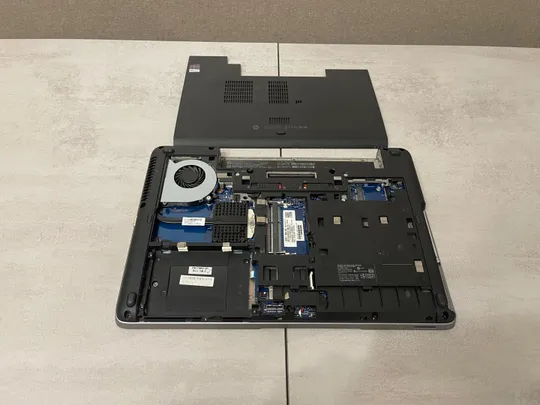 HP Probook 640 G1: нижня частина корпусу + материнська плата #744016-601 не робоча, динаміки, охолодження та ін Інтернет-аукціон