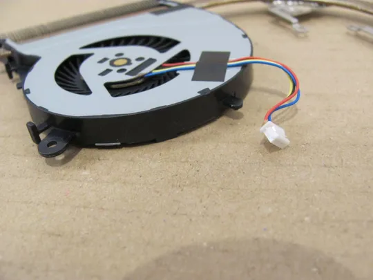 527-15 система охолодження 13N0-S7A0101 для Asus F555Q X555L A555 X554 X555 R556 K555 F555 оригінал Де купити