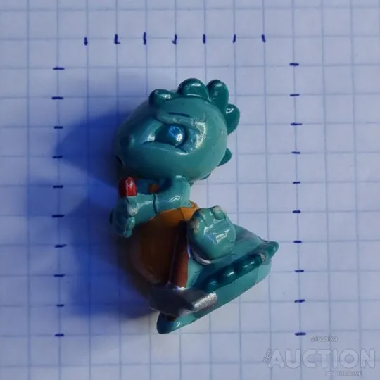 Фігурка Динозавр-будівельник з Кіндер Сюрприз (Ферреро), 1995 рік. Недорого