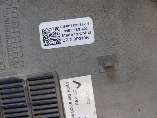 51-1 Сервісна кришка 0P318H  для ноутбука Dell Latitude E6400 оригінал З аукціону