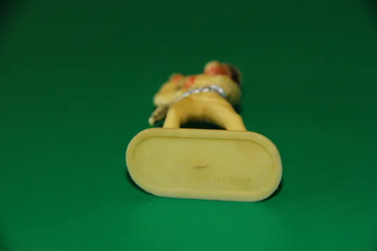 КОВБОЙ ЩО Б`Є ВІНЧЕСТЕРОМ JEAN HÖFLER 55-60мм ФРГ ФРН З аукціону