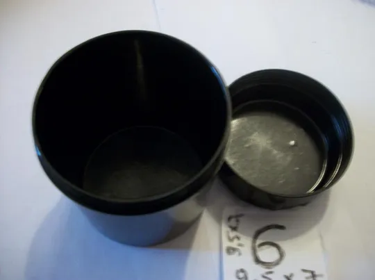 Футляр к Объектив Юпитер-9, ЮПИТЕР-9 . Оригинальный черный, бакелитовый с маркировкой. отл З аукціону