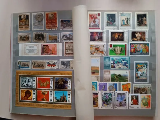 Великий колекційний альбом з марками СРСР і не тільки З аукціону