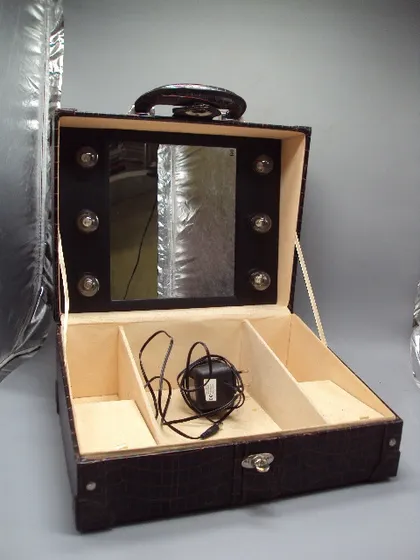 фото, Косметичный чемодан с подсветкой Бьюти кейс органайзер для косметики и украшений 25,6х16,5х32 №18561