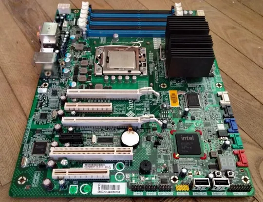 комплект сервер SUN ULTRA 27 LGA 1366 + Intel Xeon W3565 3,20-3,46MHz + видеокарта Radeon HD 5450 Інтернет-аукціон