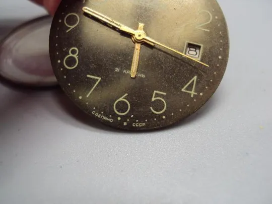 Механизм, циферблат и крышка наручные часы Слава 21 камень календарь ссср не на ходу №14649 Недорого