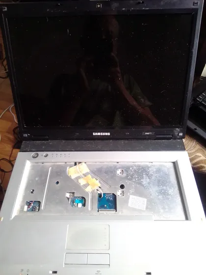 фото, ноутбук samsung r40+   стан на фото.не включається. куплений на аукціоні з европи.