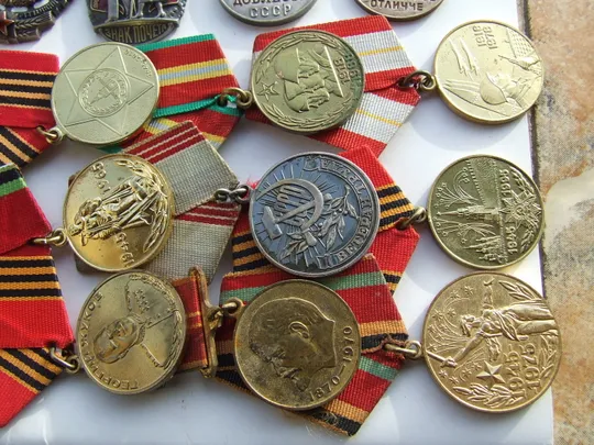 Набор орденов КЗ-2228902.ВОВ-6253234.ТС-579230.ТКЗ-935678. ЗП- 897091медали то и тд +13 медалей Де купити