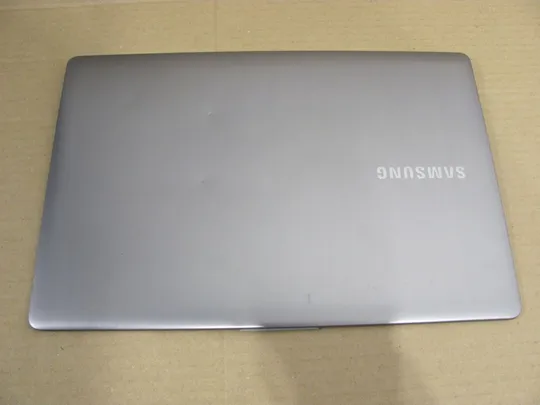 549-42 кришка матриці BA75-04438A для SAMSUNG NP730 730U NP730U3E оригінал Ціна