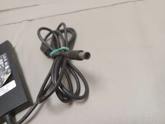 0949 адаптер живлення DELL LA90PE1-01 19.5V 4.62A   НІМЕЧЧИНА З аукціону