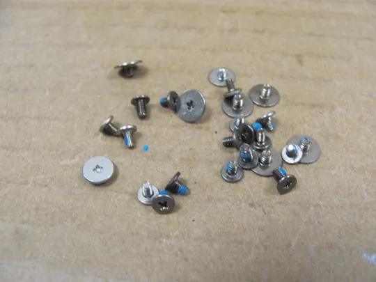 831-6 комплектуюче гвинти  для  MEDION AKOYA E17201 S17402 P17603  оригінал Продаж