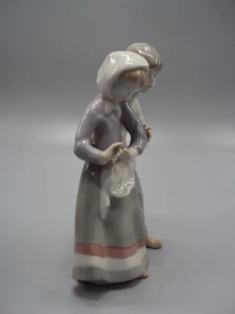 Фигура фарфор статуэтка Германия колечко парень с девушкой парочка высота 16 см №13694 Характеристики