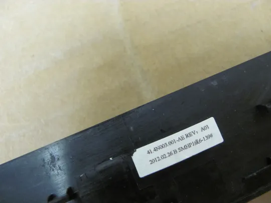 номер0946-28 рамка матриці matrix frame Окантовка дисплея Рамка екрана Корпус рамка матриці 41.4N003.001 для MEDION AKOYA E7218 оригінал Де купити