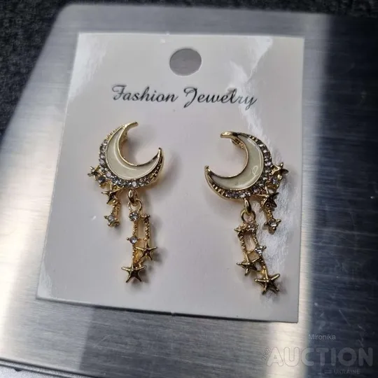 Сережки у формі місяця та зірки Де купити