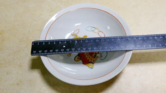 Тарілка миска глибока дитяча Клоун з песиком стара радянська порцеляна Баранівка Вживане #2 Скол Інтернет-аукціон