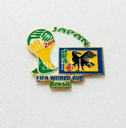 фото, Значок футбол  серия Чемпионат Мира 2014 Бразилия участник -  Япония