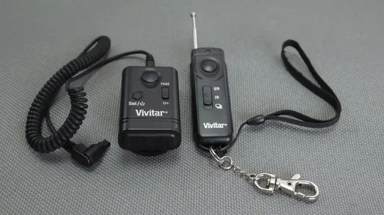 Vivitar VIV-RC-200-XSI Беспроводной спуск затвора для камер Canon EOS, Contax N 645, Pentax K, Samsu Ціна