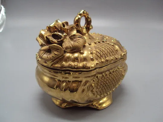 Шкатулка фарфор позолота цветы розы и листья большая размер 11,5 х 12 см №18390МЯ З аукціону