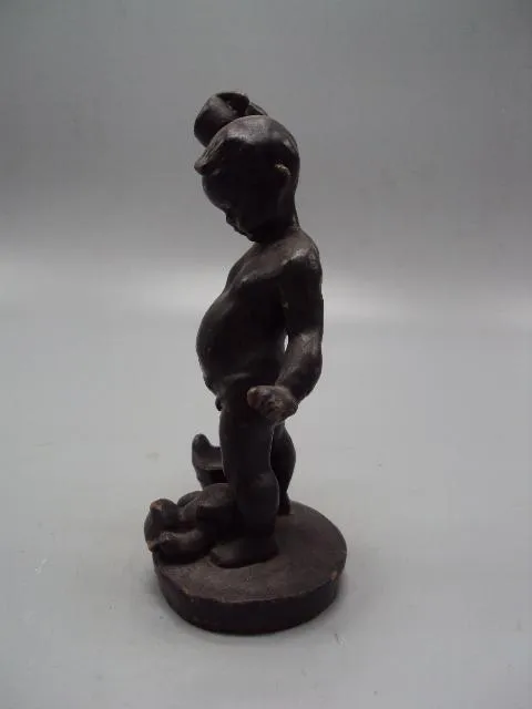 Фигура чугун СЧЛЗ Свердловск мальчик моется ребенок обливается водой статуэтка высота 16,5 см №13785 Недорого