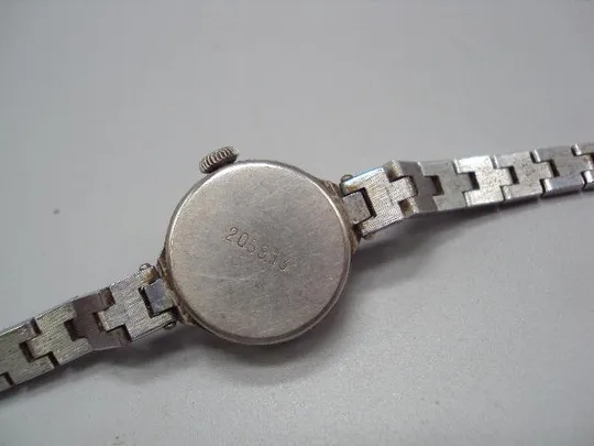 Женские наручные часы Заря 17 камней ссср с браслетом не на ходу длина 17 см №14659 Характеристики