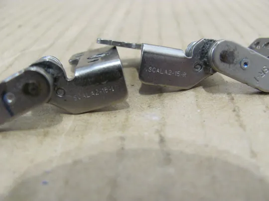 495-11 петлі для SAMSUNG RV511 RV515 RV520 оригінал Де купити
