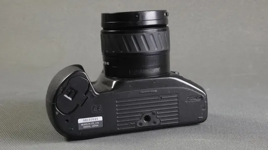 пленочный фотоаппарат Minolta Maxxum 300si + зум объектив Minolta Maxxum AF 35-80/3.5-4.5 Ф46mm Продаж