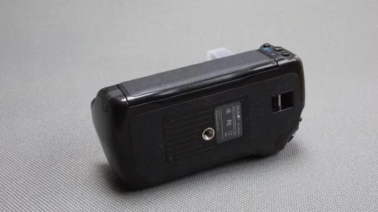 Батарейный блок бустер Zeikos ZE-CBG7D Power Battery Pack for Canon 7D З аукціону