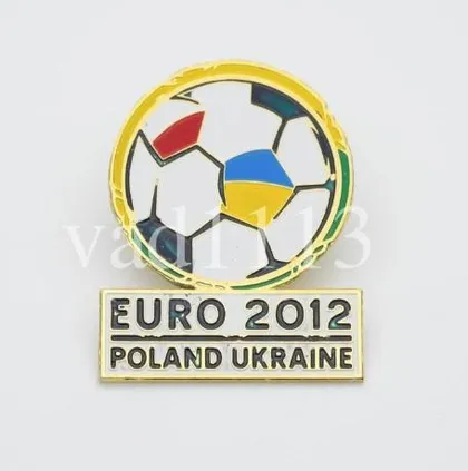 фото, Футбол - значок из серии  "ЕВРО 2012" УКРАИНА, ПОЛЬША