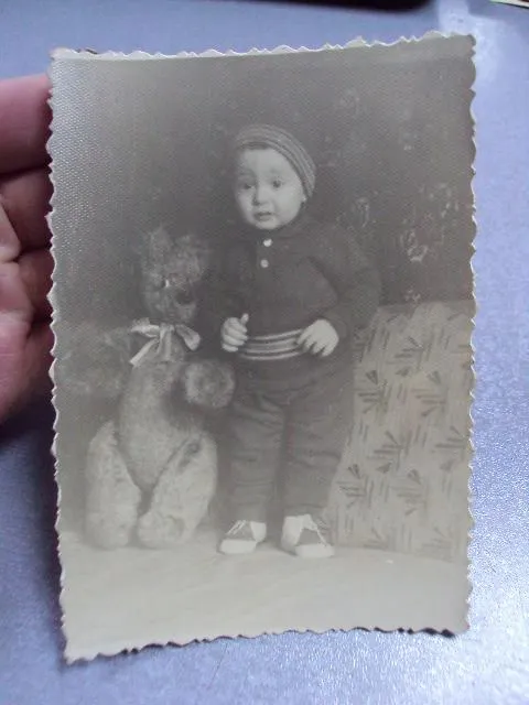 фотография дети мальчик с медведем опилки №5325 Продаж