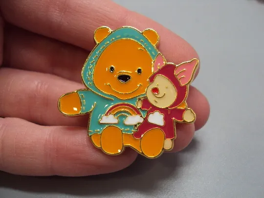 Значок пін мультфільм Пригоди Вінні Пуха Disney Вінні Пух і Пятачок веселка знак брошка №18471 З аукціону