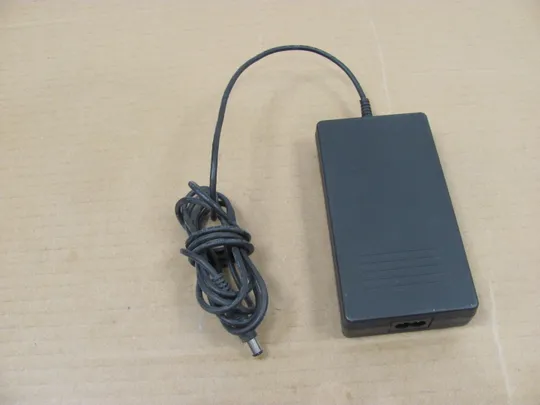 Блок живлення TOSHIBA PA2444U 15V 4A  6.3x3.0mm Ціна