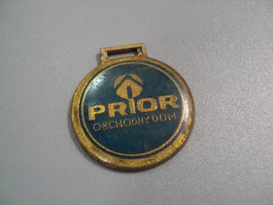 Подвеска на брелок знак подвес prior obchodný dom универмаг №11063 Ціна
