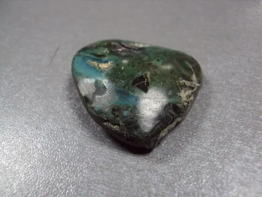 Купити Камень хризоколл для ювелирных изделий вес 12,64 г размер 10 х 37 х 33 х 30 мм №13288