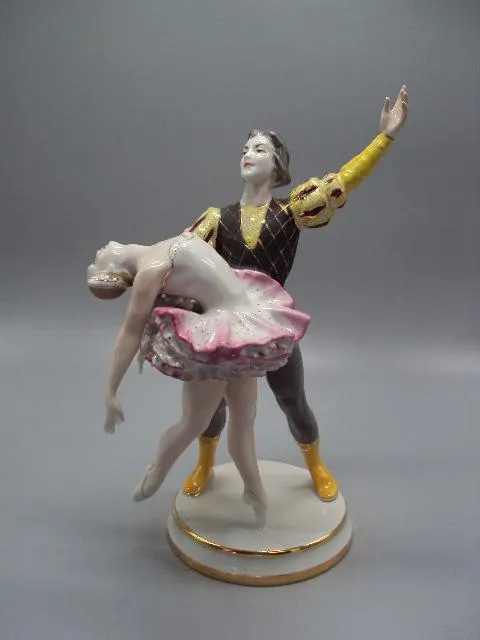 Фигура фарфор статуэтка Киев балет Адажио лебединое озеро высота 27 см №14091 Ціна