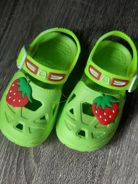 Босоніжки дитячі З аукціону