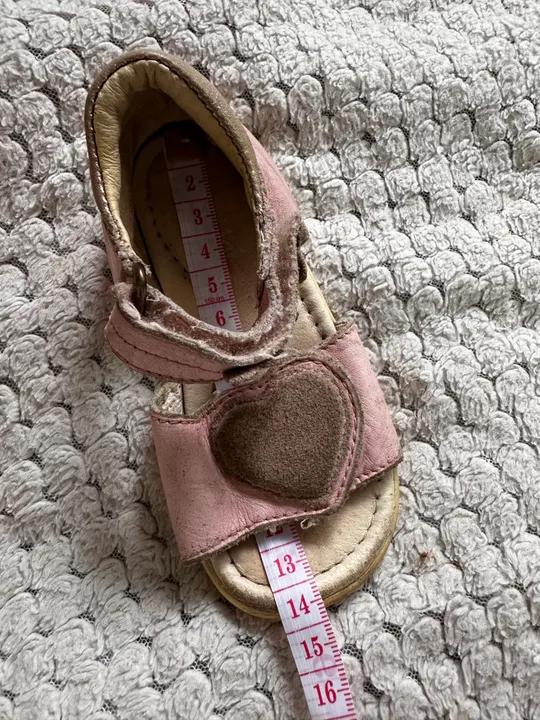 Босоніжки дитячі 20,22,23 розмір для дівчинки Характеристики