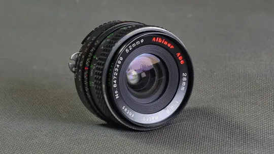 Купити Об&#039;єктив широкоугольный Albinar ADG Macro 28mm/2.8 Ф52mm байонет Nikon Ai-s Вживане