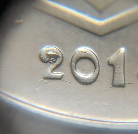 (7390) 10 копійок 2015 різновид викрошок і розколів на аверсі (10 копеек 2015 брак) Продаж