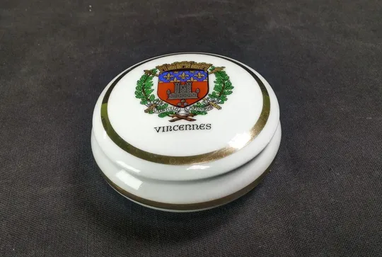 Купити Шкатулка скринька бонбоньєрка кругла порцеляна старовинна Франція Вживане