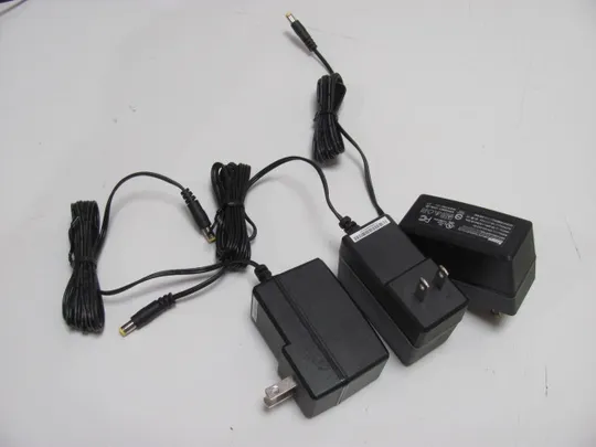 0820 адаптер живлення  SUNNY SYS1531-2412-W2 12V 2.0A  3 шт НІМЕЧЧИНА Недорого