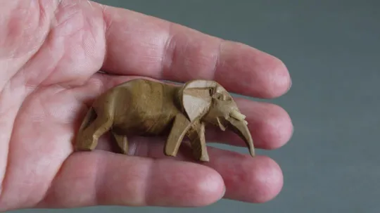 Слон деревянный фигурка статуэтка БУ мини слон дерев`яний Інтернет-аукціон