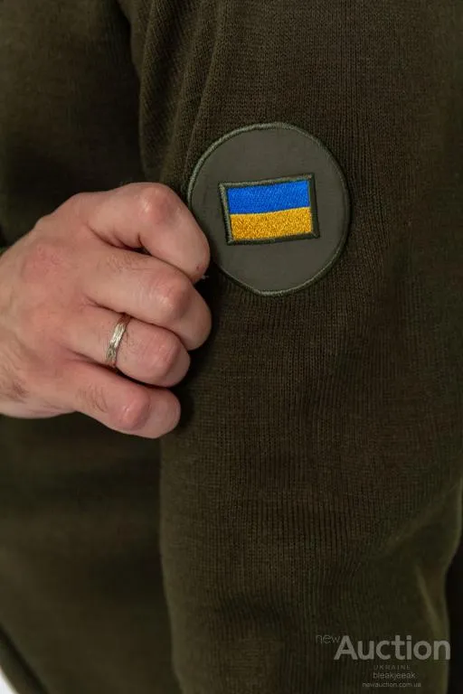 Гольф мужской  с вышивкой тризубец, цвет хаки, 161R07 Інтернет-аукціон