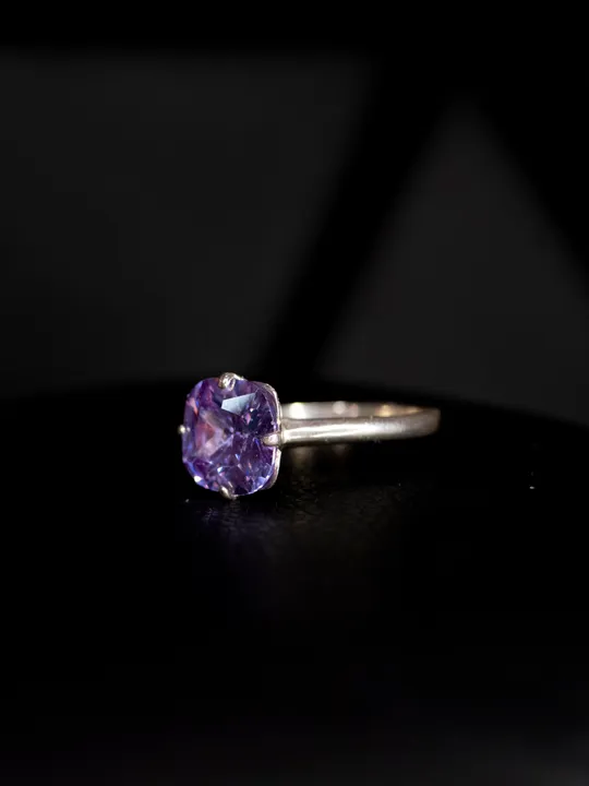 Каблучка 925 проби родійована зі вставкою л.аметиту Ціна